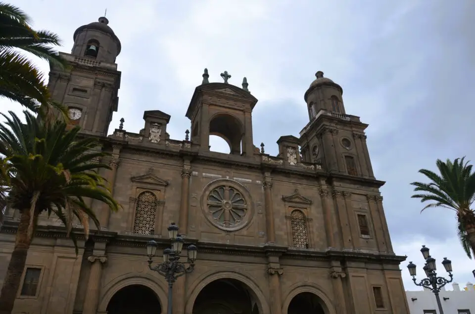 Zu den Gran Canaria Sehenswürdigkeiten in Las Palmas gehört die Kathedrale Santa Ana.
