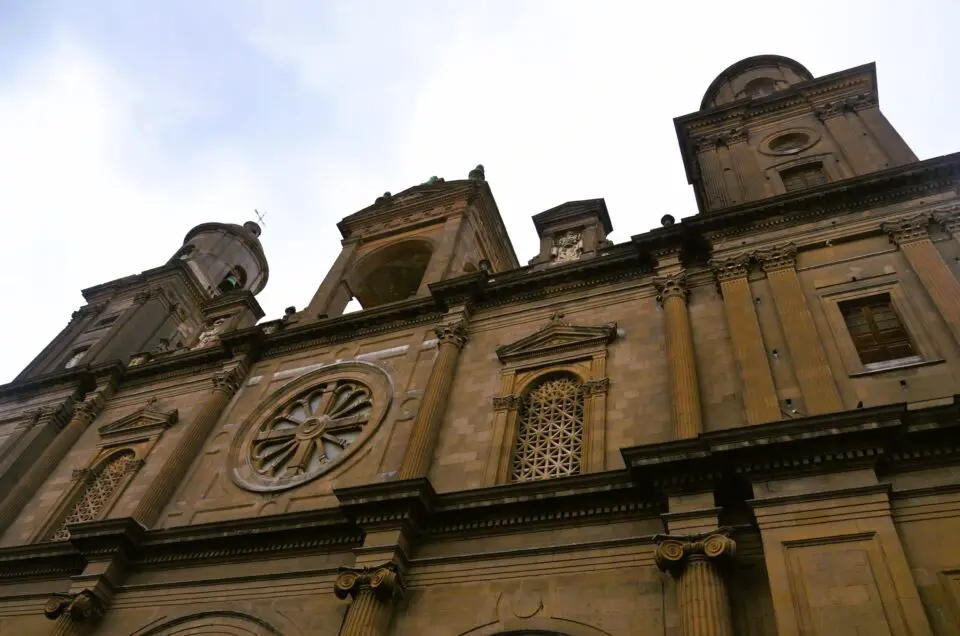 Bei Las Palmas Sehenswürdigkeiten muss die Catedral de Canarias genannt werden.