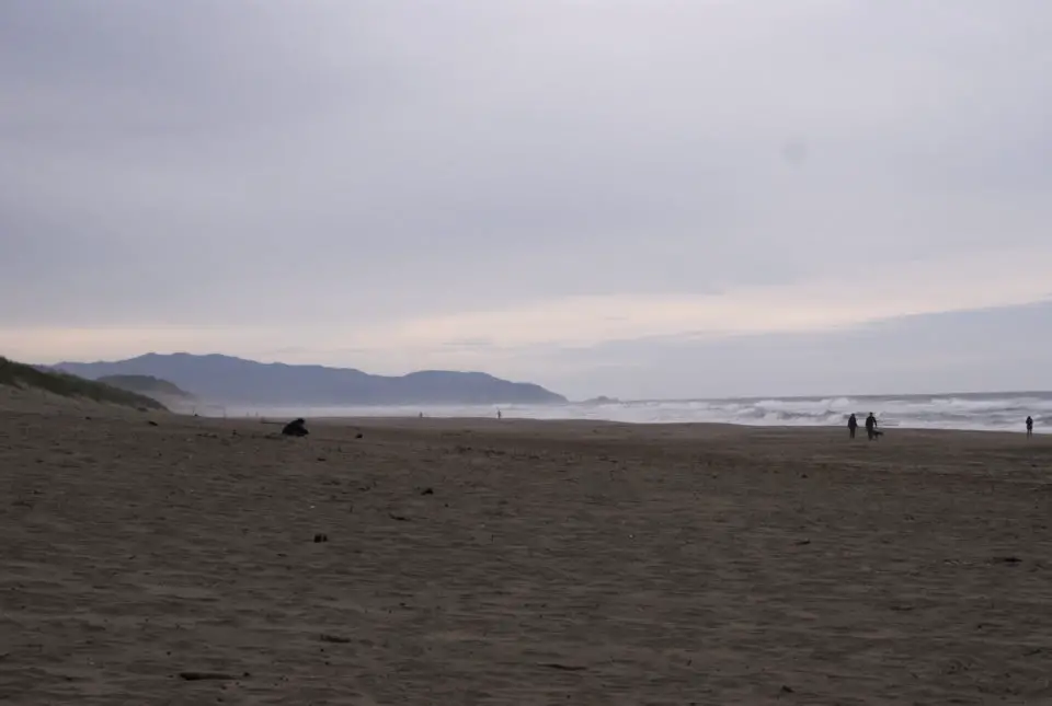 Der Ocean Beach kann als Beispiel für zahlreiche Strände in San Francisco herhalten. Strände müssen definitiv zu den San Francisco Sehenswürdigkeiten gezählt werden.