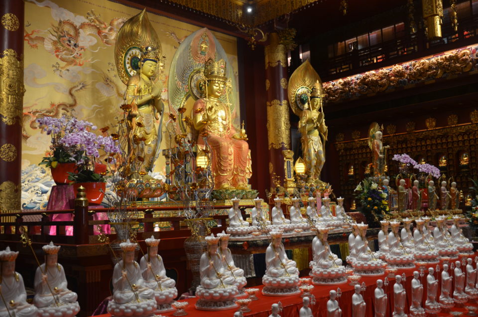 Der Buddha Tooth Relic Temple in der Chinatown von Singapur sollte ebenfalls auf jeder Liste der Singapur Sehenswürdigkeiten stehen.