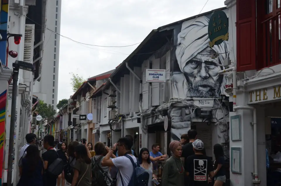 Die offensichtlich für ihre Street Art sehr beliebte Haji Lane im Kampong Glam, Singapur.
