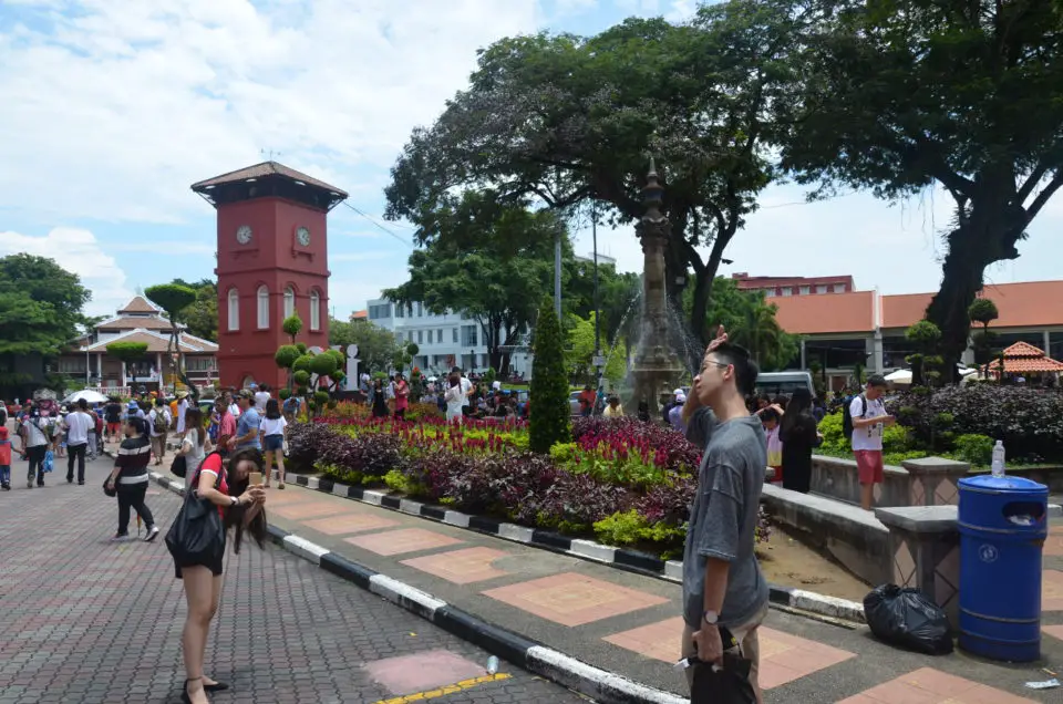 Der Dutch Square im Herzen von Melakas historischem Zentrum ist vor allem für asiatische Touristen ein unverzichtbarer Bestandteil einer Malaysia Route für 3 Wochen.