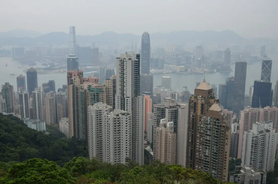 Peak Tram und Victoria Peak sind ohne Zweifel die berühmtesten der Hongkong Sehenswürdigkeiten.