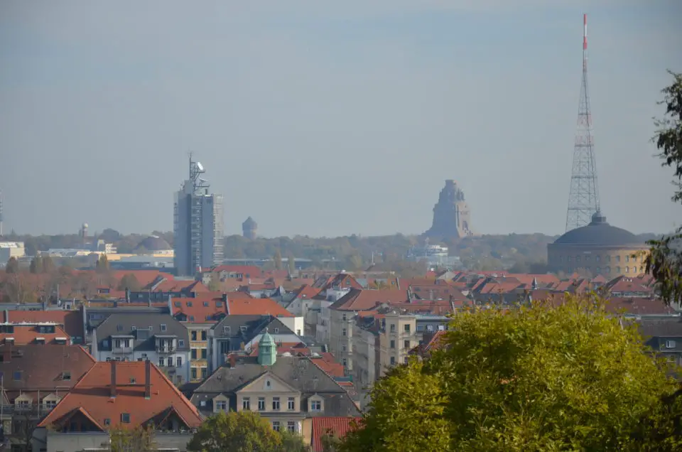 Das Völkerschlachtdenkmal - hier vom Fockeberg aus fotografiert - wartet darauf, bei deinem Leipzig Kurztrip erkundet zu werden.
