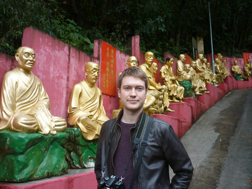 Eine der schönsten Hongkong Sehenswürdigkeiten außerhalb des Stadtzentrums ist die Ten Thousand Buddhas Monastery.