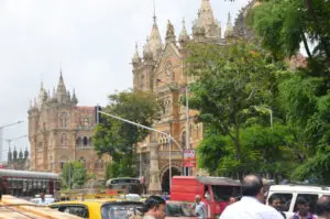 Der Victoria Terminus ist für mich die schönste der Mumbai Sehenswürdigkeiten und sollte bei jeder Mumbai Reise angesteuert werden.