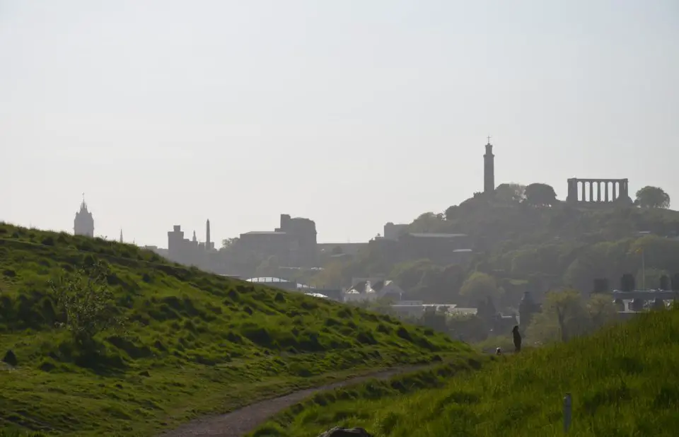 Für mich die schönsten der Edinburgh Sehenswürdigkeiten für eine Kurzreise: der Calton Hill