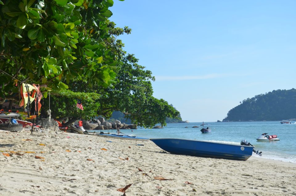 Die Pulau Pangkor Anreise lohnt sich alleine schon durch die Coral Bay bei Nipah.