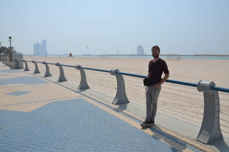 Corniche Beach, Etihad Towers und die Lage der Marina Mall kannst du hier sehen - und damit mehrere Abu Dhabi Sehenswürdigkeiten.