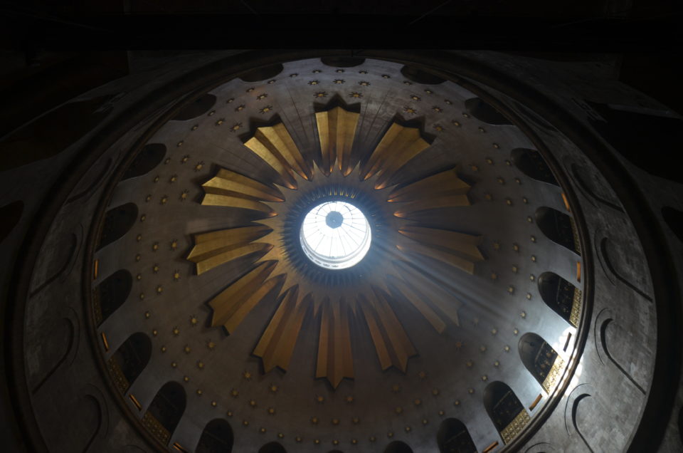 Diese imposante Kuppel befindet sich oberhalb der letzten der 14 Stationen des Kreuzweges in Jerusalem.