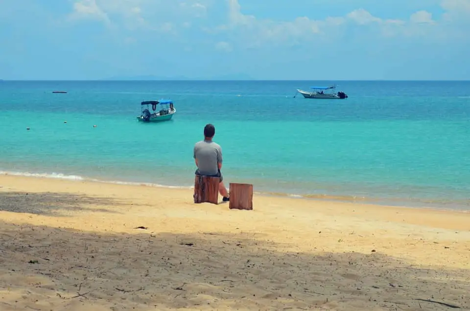 Warum Reisen wichtig ist wird mir auch klar, wenn ich an einem Strand wie diesem hier auf Tioman sitze