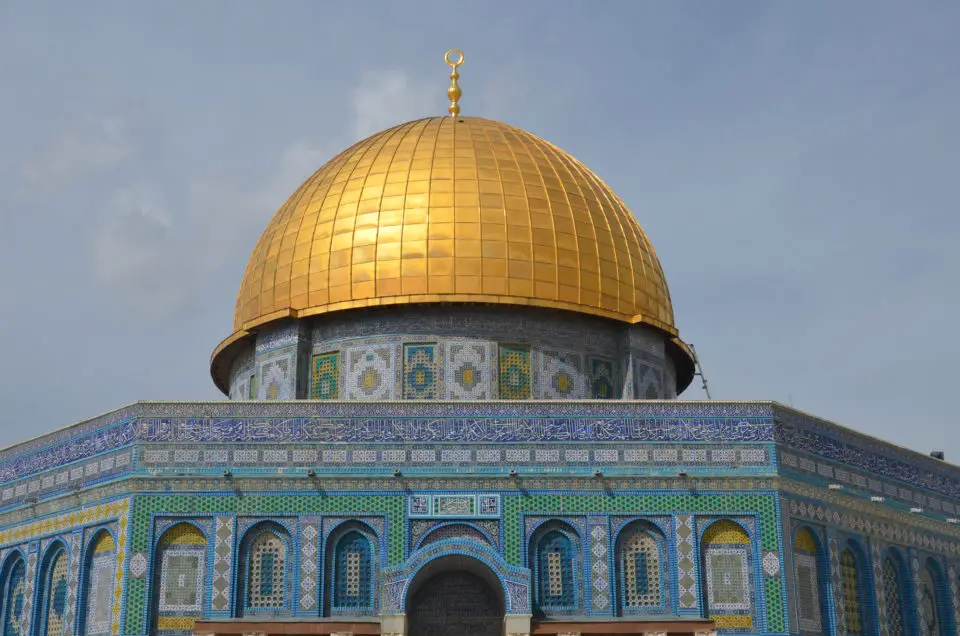Der Felsendom ist die bekannteste der Jerusalem Sehenswürdigkeiten und das Wahrzeichen der Stadt.