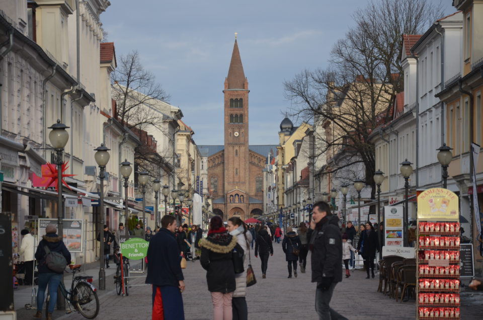 Ein Potsdam Reisebericht wäre unvollständig ohne den Hinweis, dass du in der Brandenburger Straße gut shoppen kannst.