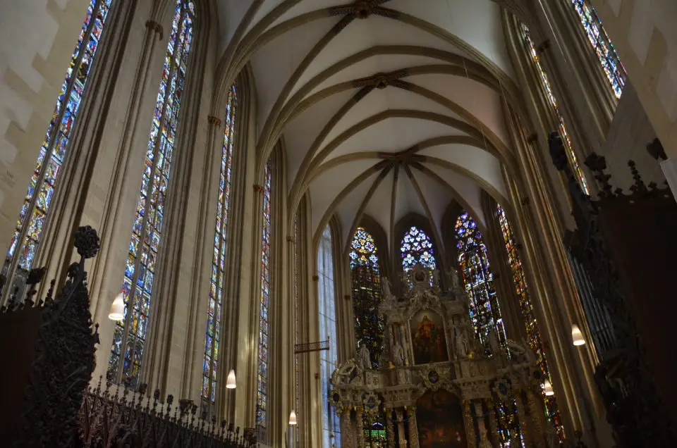 Bei meinen Erfurt Reisetipps muss ich unbedingt erwähnen, dass du dir das prachtvolle Innere des Erfurter Doms angucken musst.