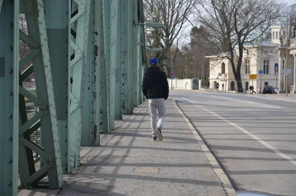 Für einen Potsdam Sehenswürdigkeiten Rundgang ist die Glienicker Brücke ein optimaler Startpunkt.