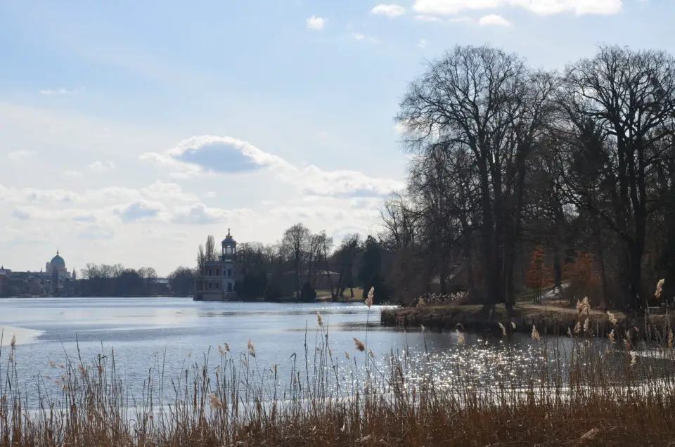 Unter den Potsdam Sehenswürdigkeiten muss auch das Marmorpalais im Neuen Garten genannt werden.