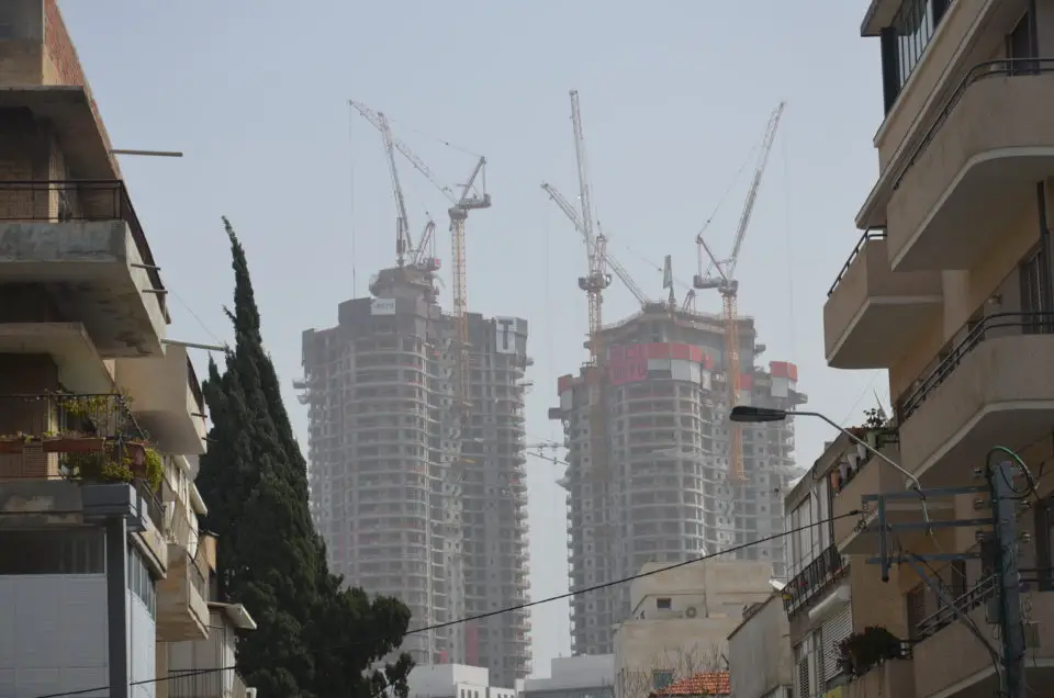 Zu den Tel Aviv Tipps muss es wegen der hohen Anzahl an Hochhäusern natürlich auch gehören, einen Aussichtspunkt anzusteuern.