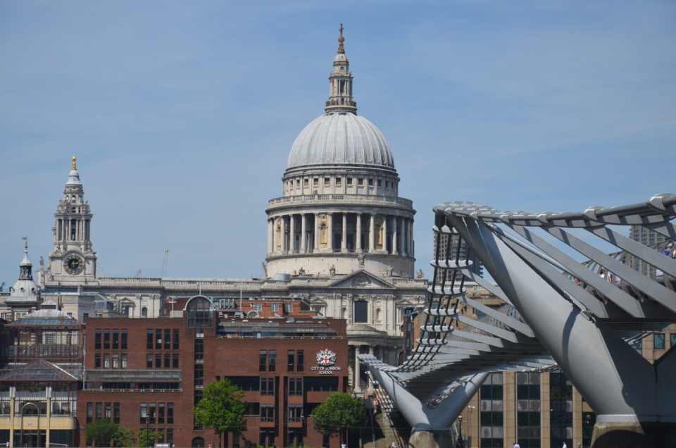 Einer der London Spartipps: St. Paul's Cathedral ist beim Gottesdienst kostenlos begehbar