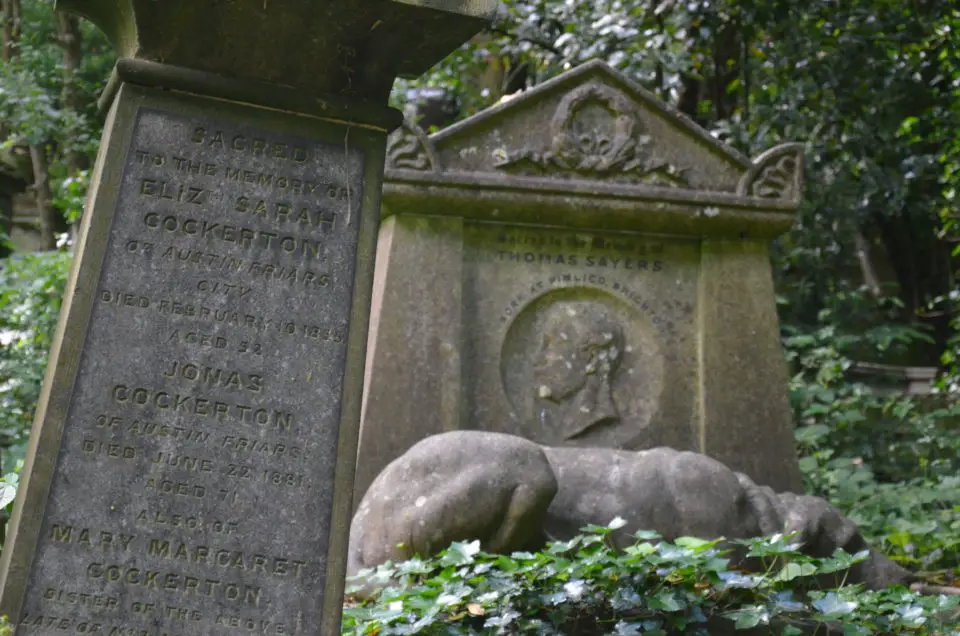 Einer meiner London Insider Tipps ist der Highgate Cemetery West nicht zuletzt wegen Gräber wie dem von Thomas Sayers geworden.