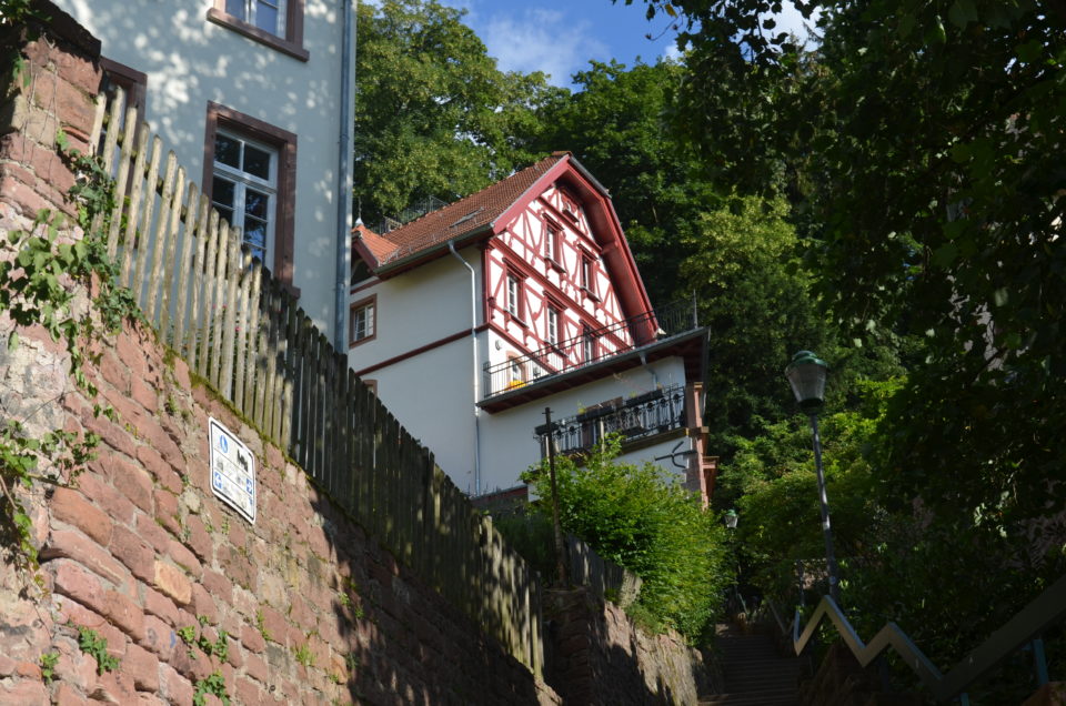 Bei deinem Heidelberg Sehenswürdigkeiten kannst du zurückzulegende Höhenmeter nur mit der Bergbahn umgehen.