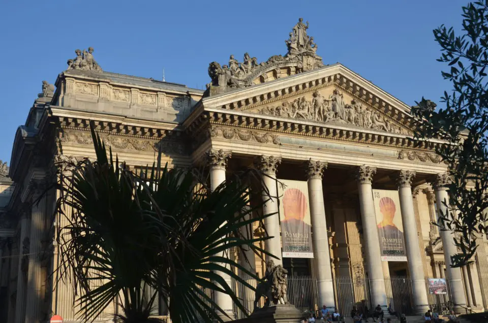Fast noch einer der Brüssel Insider Tipps ist der Börsenplatz, da er von nicht vielen Touristen angesteuert wird.