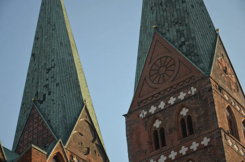 Eine der bekanntesten Lübeck Sehenswürdigkeiten ist sicherlich die Marienkirche.