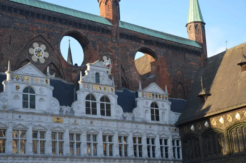 Bei einem Lübeck Sehenswürdigkeiten Rundgang ist das Rathaus sicher eine der wichtigsten Stationen.