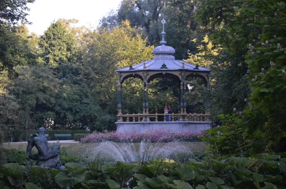 Um die vom Brügge Sehenswürdigkeiten Rundgang zu erholen, bietet sich der Königin-Astrid-Park an.