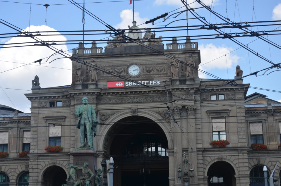 In meinen Zürich Tipps gebe ich dir auch Tipps zur Anreise per Bahn und damit zum abgebildeten Hauptbahnhof.