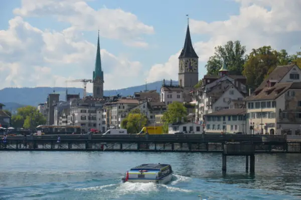 Die 12 schönsten Zürich Sehenswürdigkeiten an einem Tag (+ 7 Tipps Die 12 schönsten Zürich Sehenswürdigkeiten an einem Tag (+ 7 Tipps