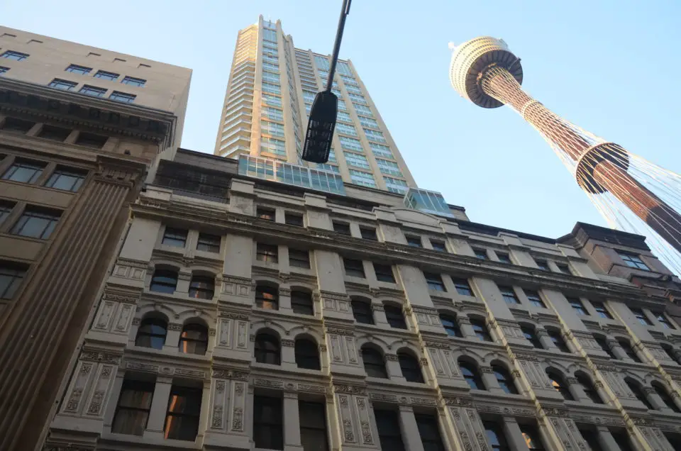 Zu den Sydney Sehenswürdigkeiten gehört natürlich auch das höchste Gebäude der Stadt: der Sydney Tower.