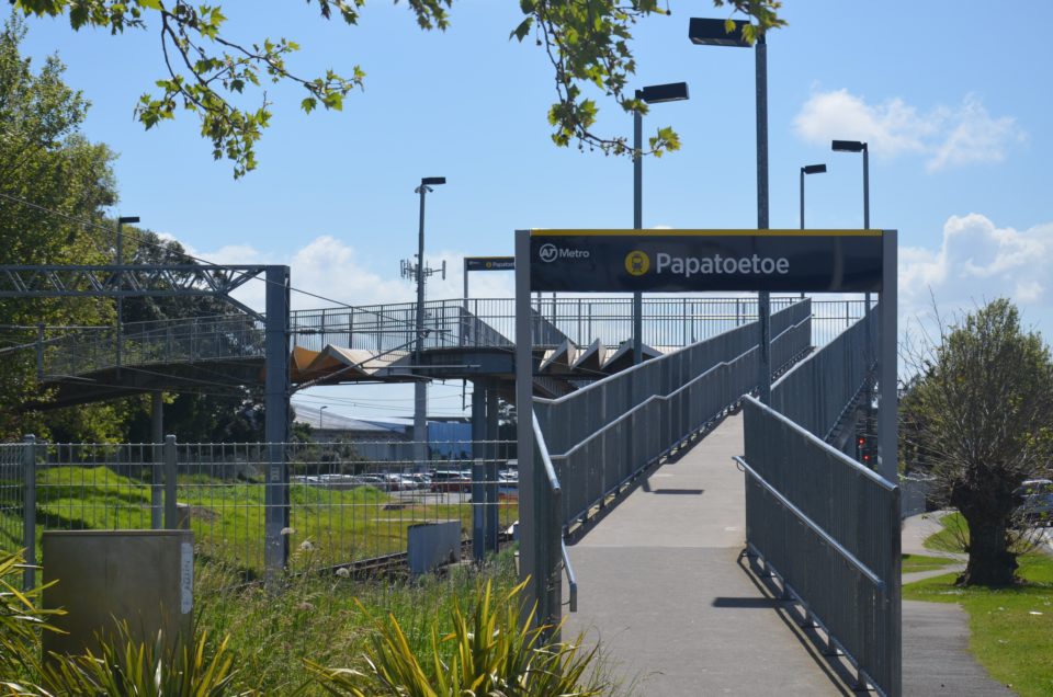 Bei meinen Auckland Reisetipps beschreibe ich dir, wie du mit öffentlichen Verkehrsmitteln in die Stadt gelangst. 3. Station: Papatoetoe Station.