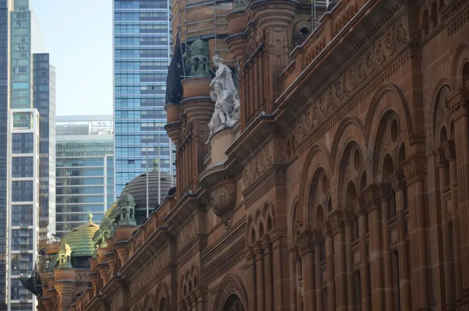 Zu den Sydney Sehenswürdigkeiten zählt auch das elegante Queen Victoria Building.