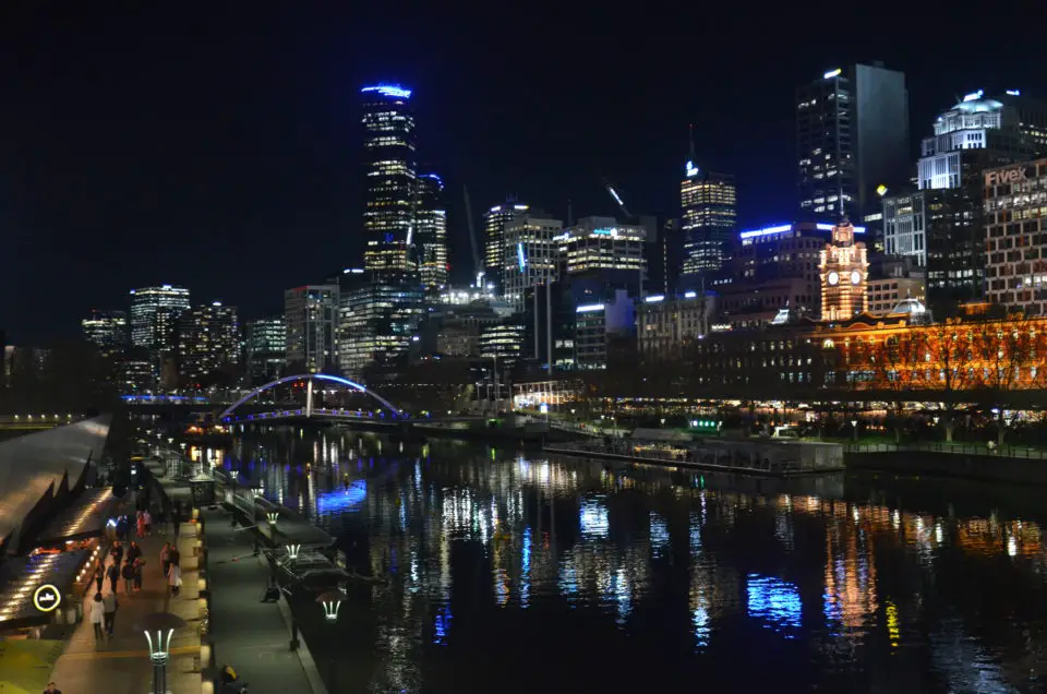 Nachdem du dein Australien eVisitor Visum beantragt hast, kannst du dich auf Reise-Highlights wie die Skyline von Melbourne freuen.