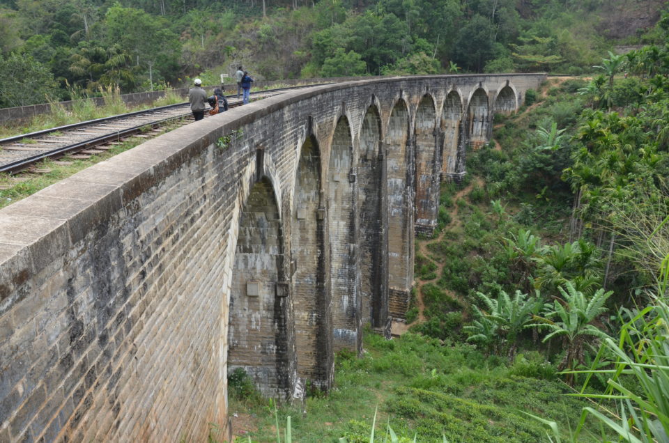 Bei einer Sri Lanka Rundreise solltest du die 9 Arches Bridge definitiv auf dem Plan haben.
