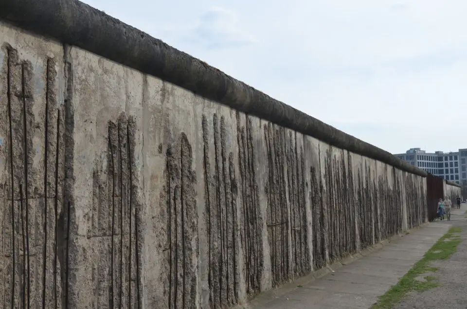 Zu Berlin Reisetipps gehören auch Hinweise zu interessanten Führungen, die z. B. wichtige Infos zur Berliner Mauer vermitteln