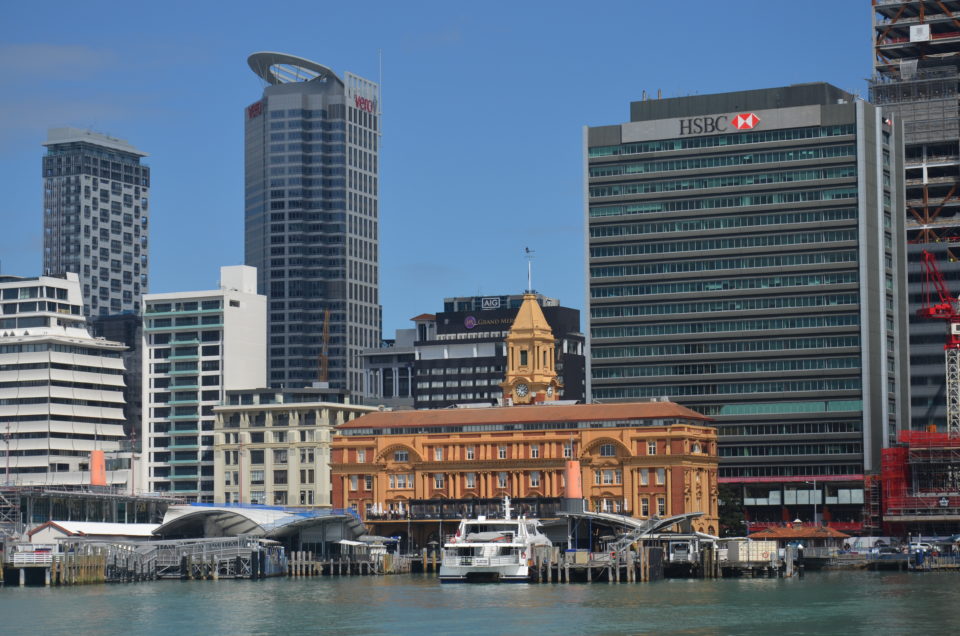 Zu den Auckland Sehenswürdigkeiten zählt natürlich auch der Ferry Terminal.