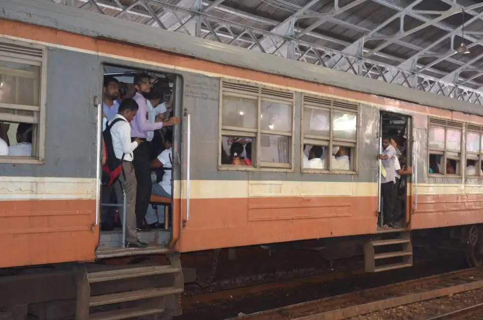 In meinen Sri Lanka Tipps gebe ich dir auch wichtige Infos zum Zugfahren in Sri Lanka.