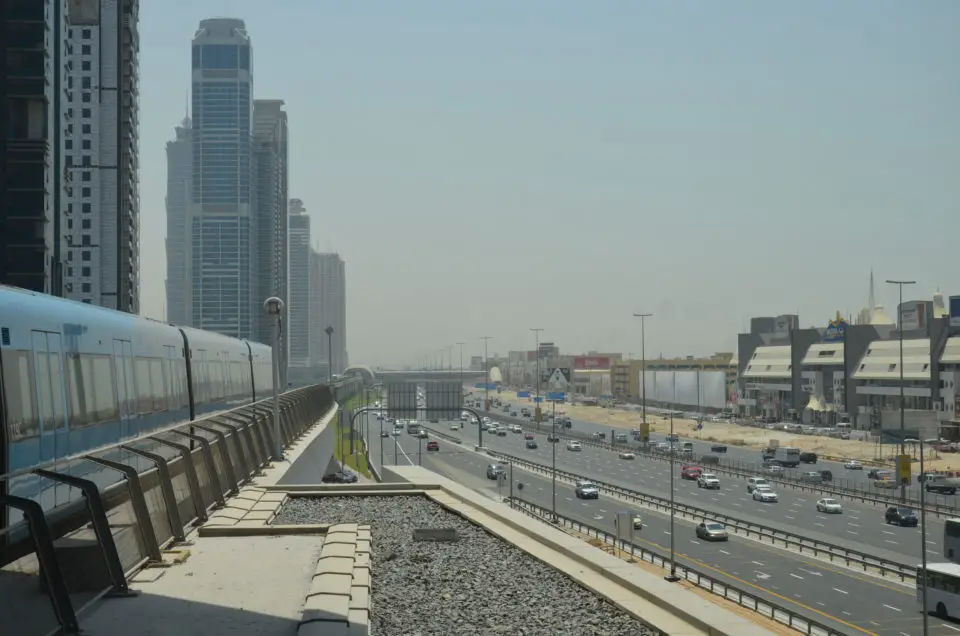 Zu Dubai Stopover Tipps gehören auch Infos zur Nutzung der Metro.