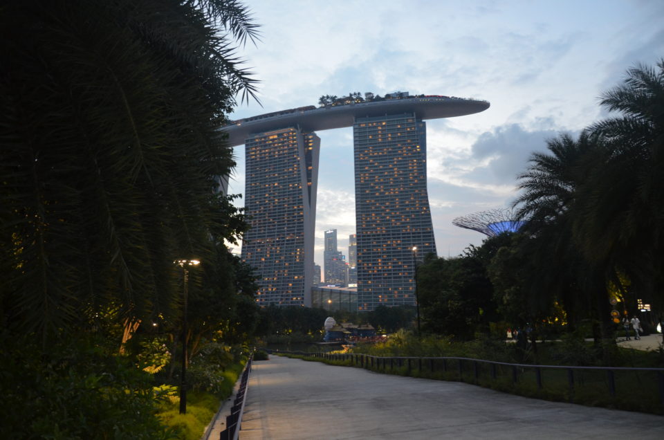 Das Marina Bay Sands ist nicht nur eine der Singapur Sehenswürdigkeiten, sondern auch ein Luxushotel.