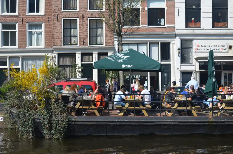 Amsterdam Insider Tipps wären unvollständig ohne Hinweise zu den lokalen Spezialitäten.