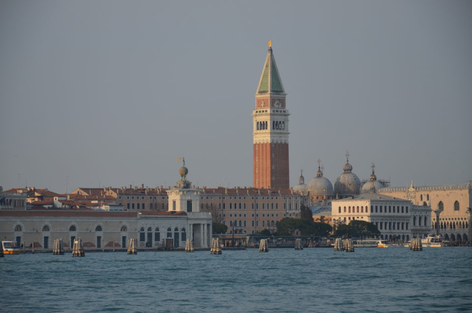 Wo übernachten in Venedig? Ich nenne dir Hotel Empfehlungen rund um den Markusturm.