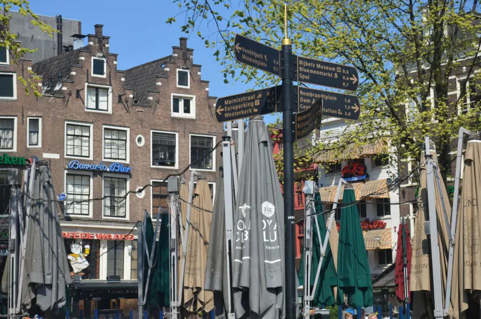 Amsterdam Reisetipps: Der Airport Express Bus fährt auch am gut gelegenen Leidseplein vorbei.