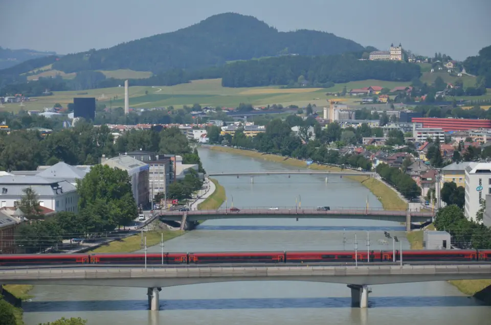 Salzburg Tipps wären unvollständig ohne Infos zur Anreise per Bahn.