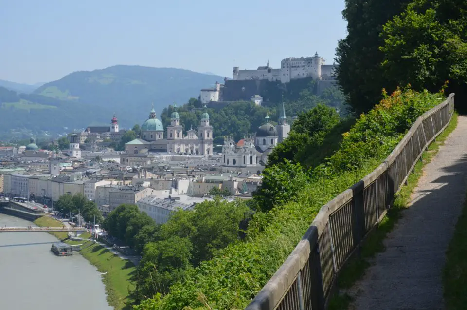 Salzburg Insider Tipps: Zu meinen Salzburg Geheimtipps gehört auf jeden Fall der Weg am Hang des Mönchsberges.