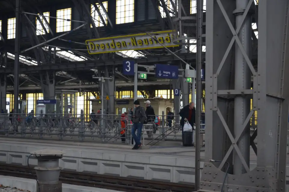 Dresden Reisetipps wären unvollständig ohne Hinweise zu Möglichkeiten der Anreise mit Bahn & Co.