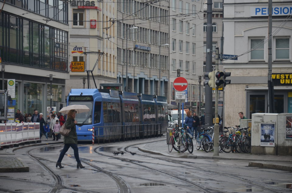 Zu München Reisetipps gehören auch die wichtigsten Infos zur Nutzung der Straßenbahnen bzw. des Nahverkehrs.