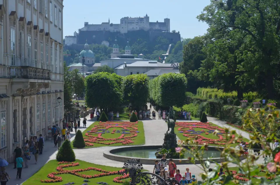 Für einen Salzburg Sehenswürdigkeiten Rundgang ist der Mirabellgarten ein guter Startpunkt.