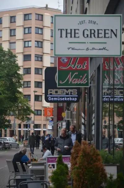 Bei Nürnberg Insider Tipps zu Gostenhof bzw. GoHo nenne ich dir tolle Lokale wie das The Green.