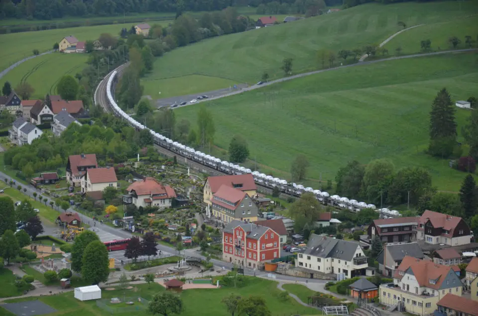 Bei meinen Sächsische Schweiz Tipps nenne ich dir auch Anreisemöglichkeiten wie die Bahn.